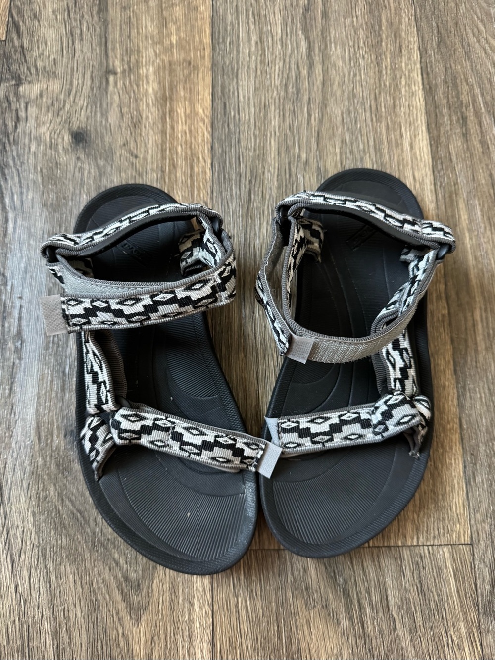 Teva Women’s Strappy Hook & Loop Adjustable Sandals Geometric Black US 7
